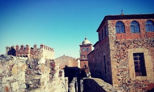 Las murallas y la torre de Bujaco de Cáceres
